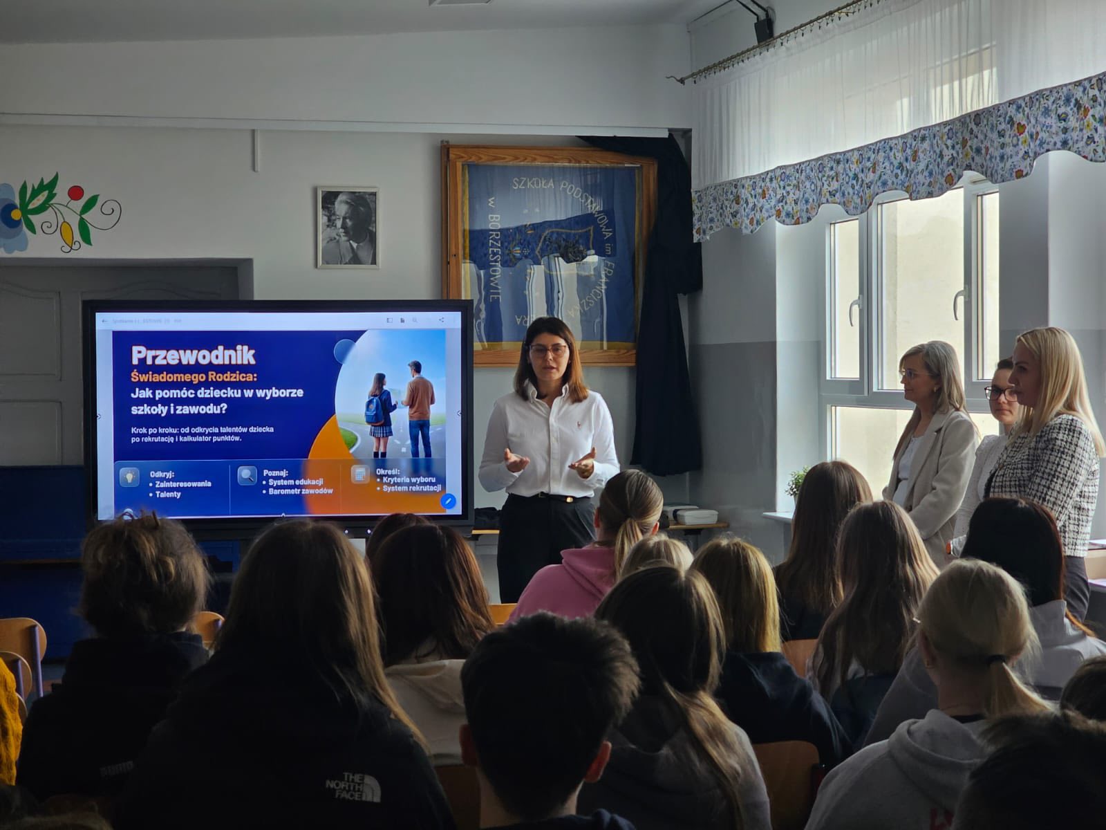 Spotkanie z doradcami, podczas którego uczniowie poznają możliwości dalszej edukacji.